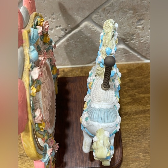 Carousel Collection 3rd Edition Carousel horse music box - Picture 10 of 14